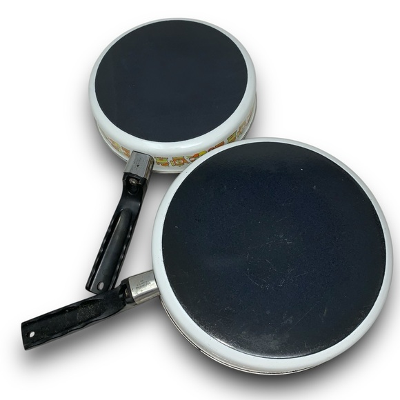 v i n t a g e :: 3 Vibrant Midcentury Enamel Pans Pot Cookware - Picture 9 of 15